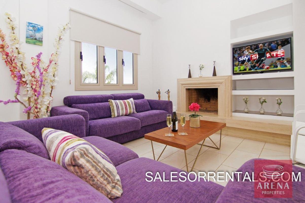 8-6-BED-villa-in-paralimni-5449