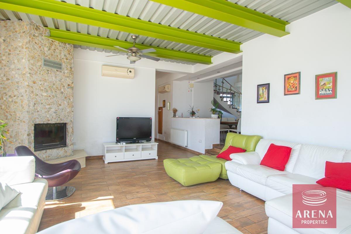 8-8-villa-in-cape-greco-2908