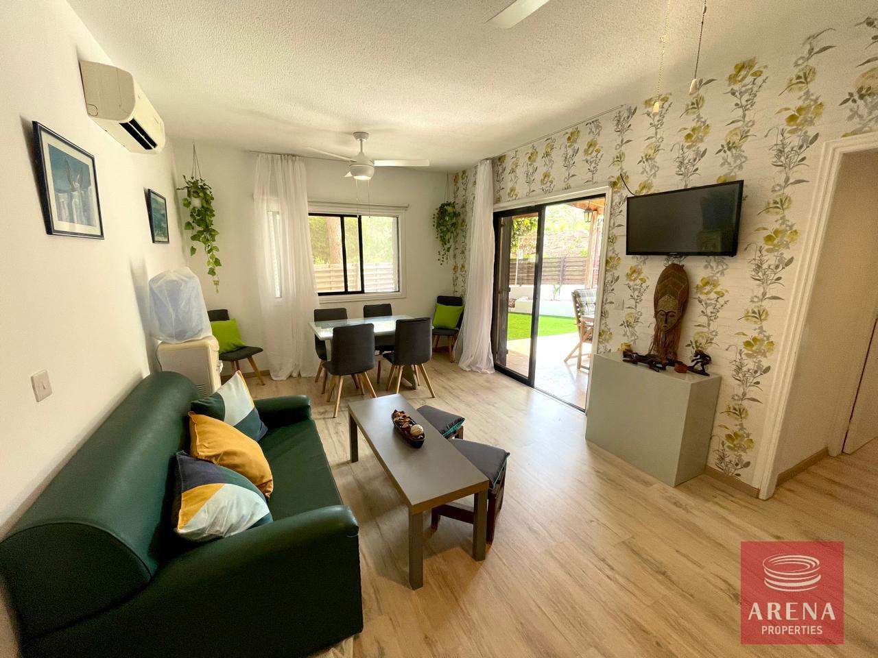 8-GF-APT-PROTARAS-9244