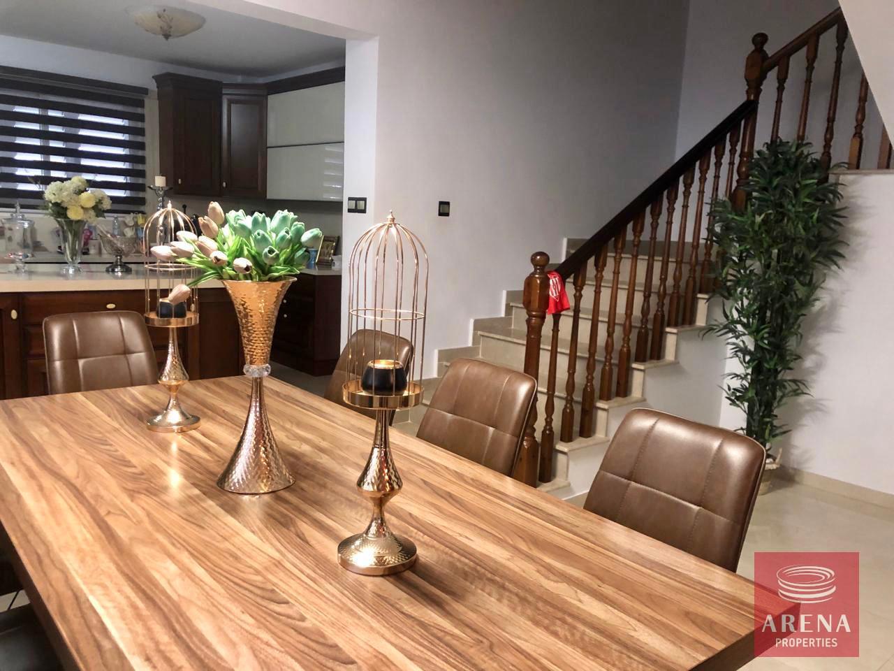 8-VILLA-IN-OROKLINI-8421