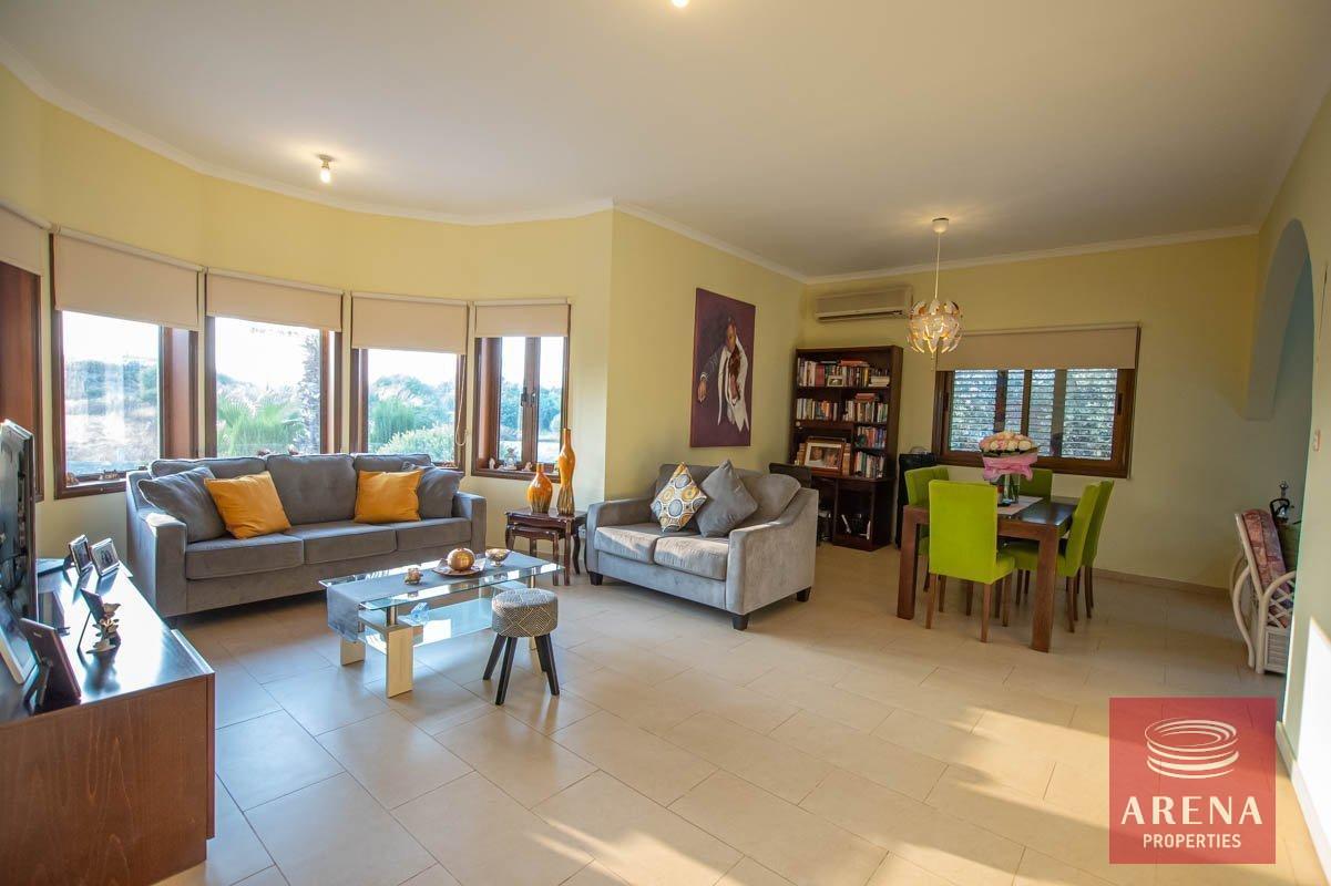 8-bungalow-in-sotira-2