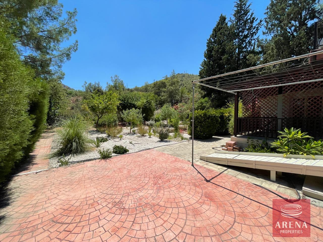 8-house-in-mosfiloti-8400