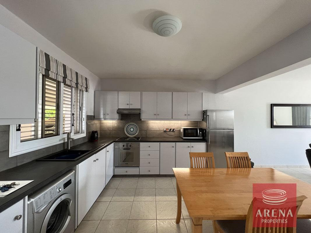 9-2-BED-APT-KAPPARIS-8197