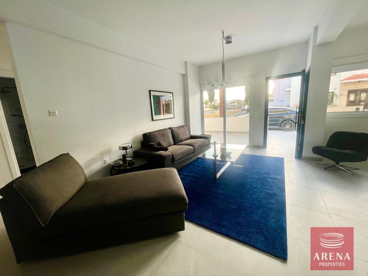 9-2-BED-APT-LIVADIA-8048-1