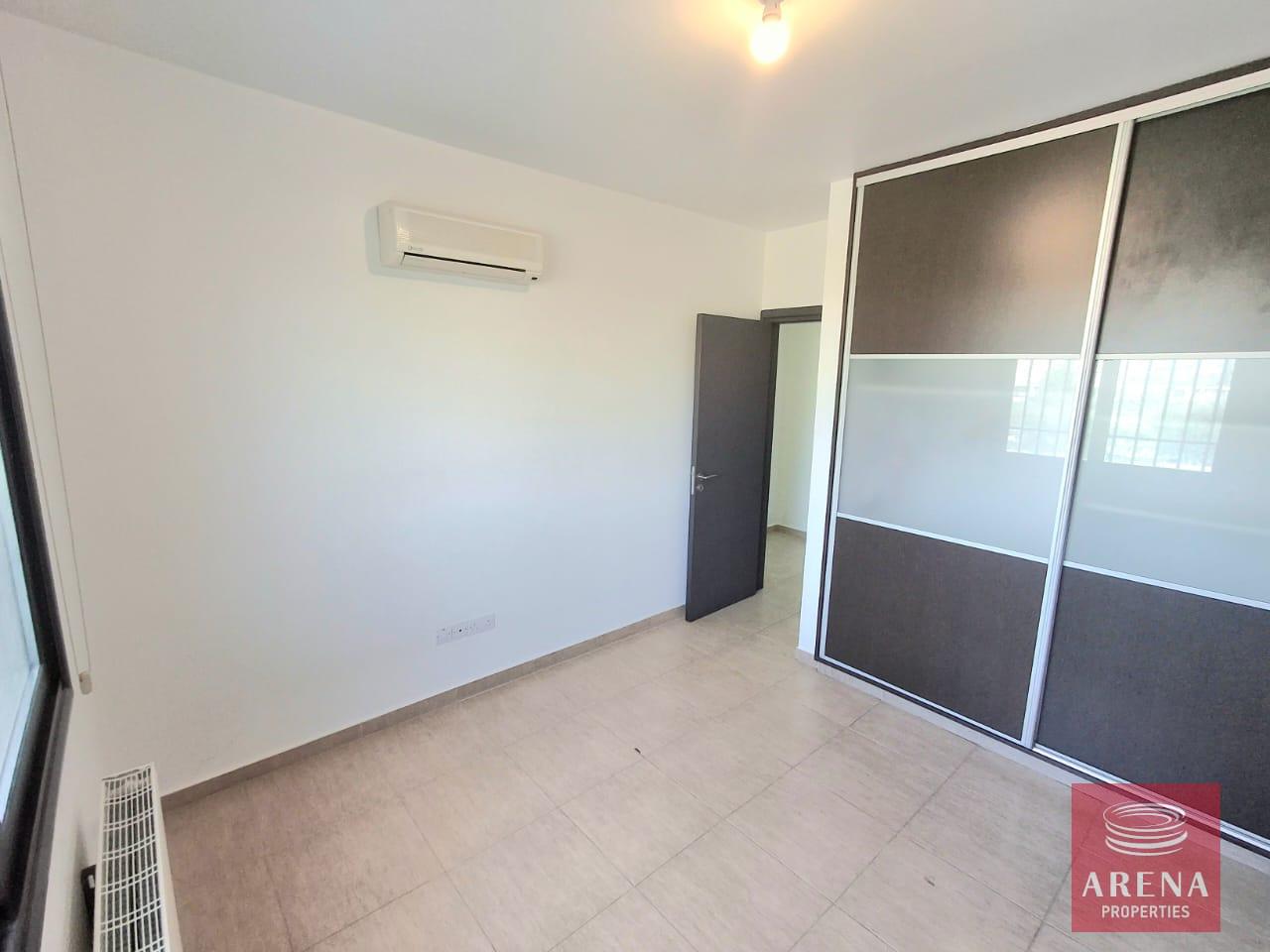 9-2-BED-APT-LIVADIA-9065