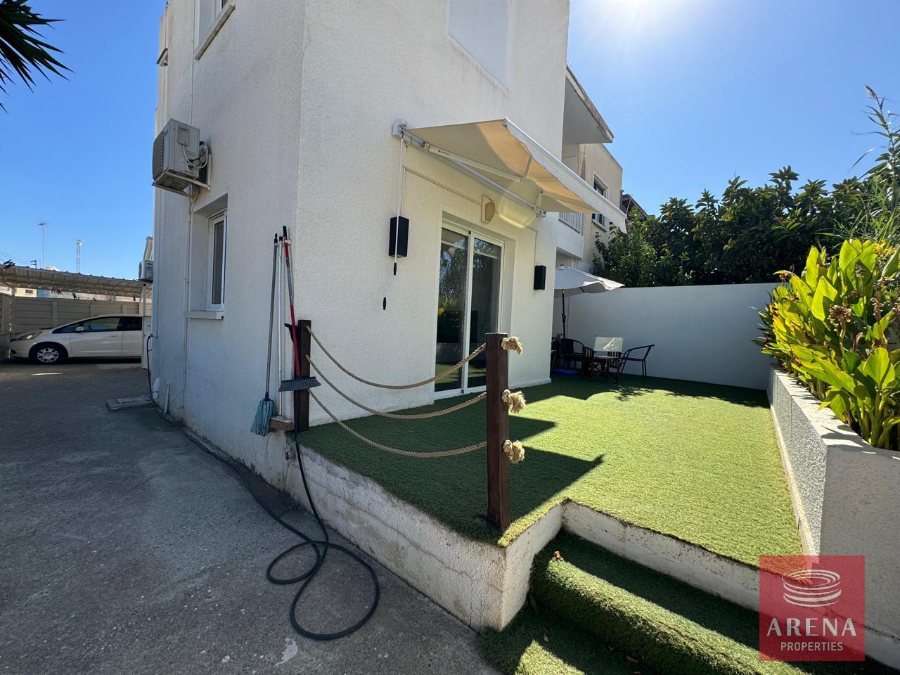 9-2-BED-APT-PARALIMNI-6217