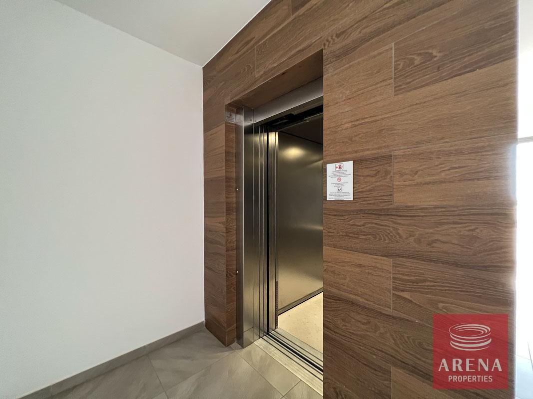 9-2-BED-APT-PARALIMNI-8770