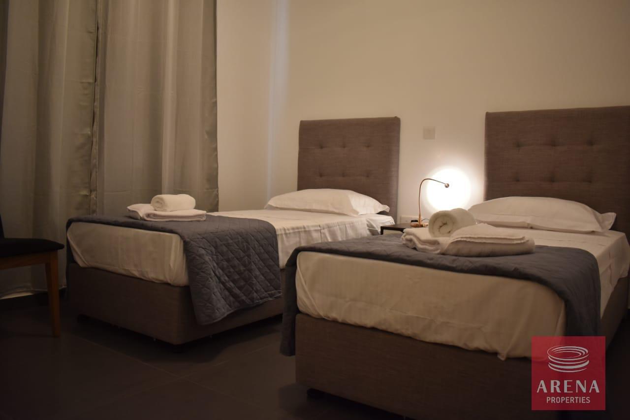 9-2-BED-APT-RENT-KAPAPRIS-9300