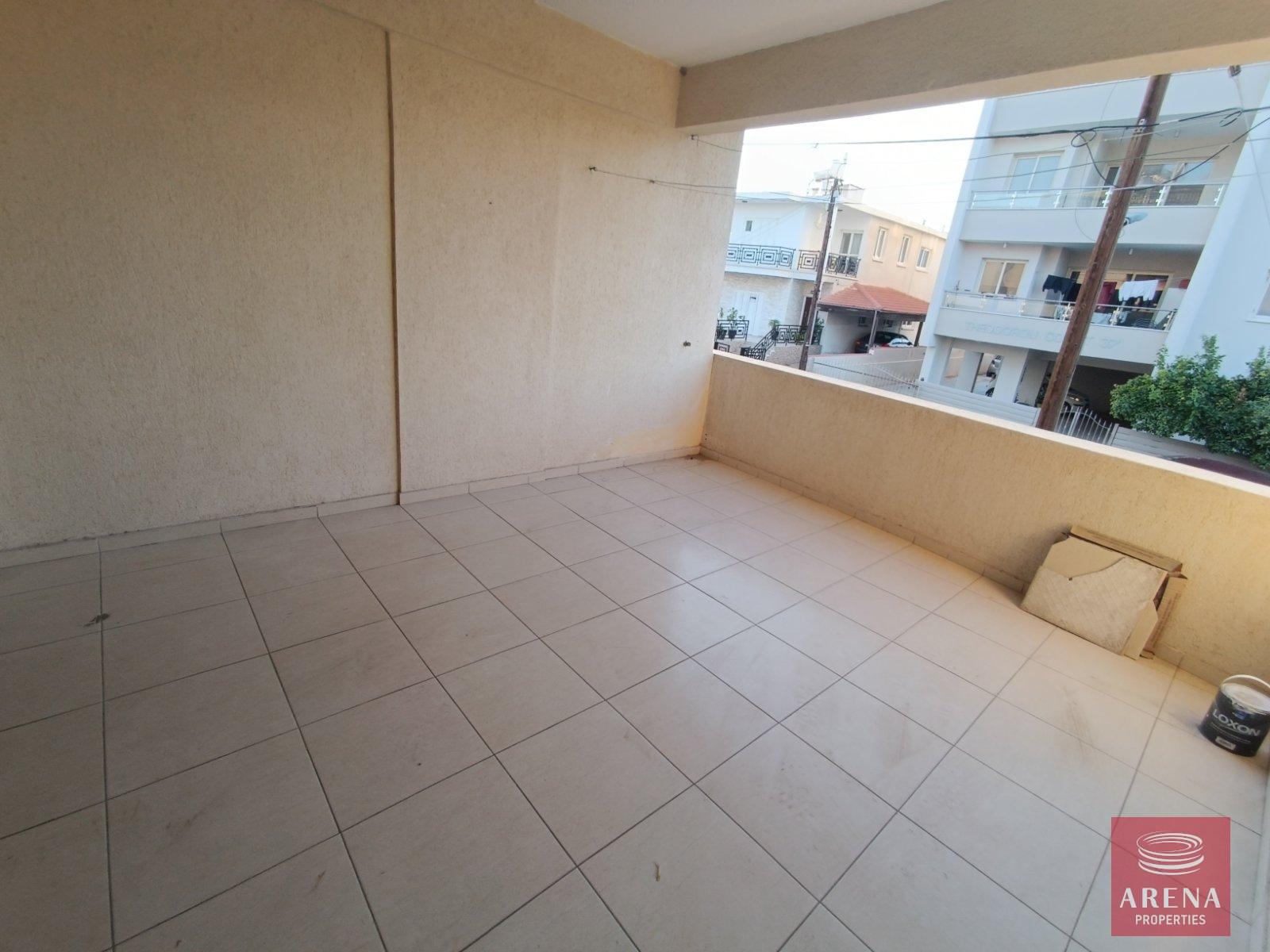 9-3-BED-APT-LARNACA-8847