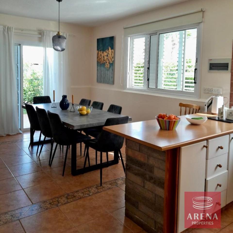 9-3-BED-VILLA-FOR-RENT-IN-PERVOLIA-9085