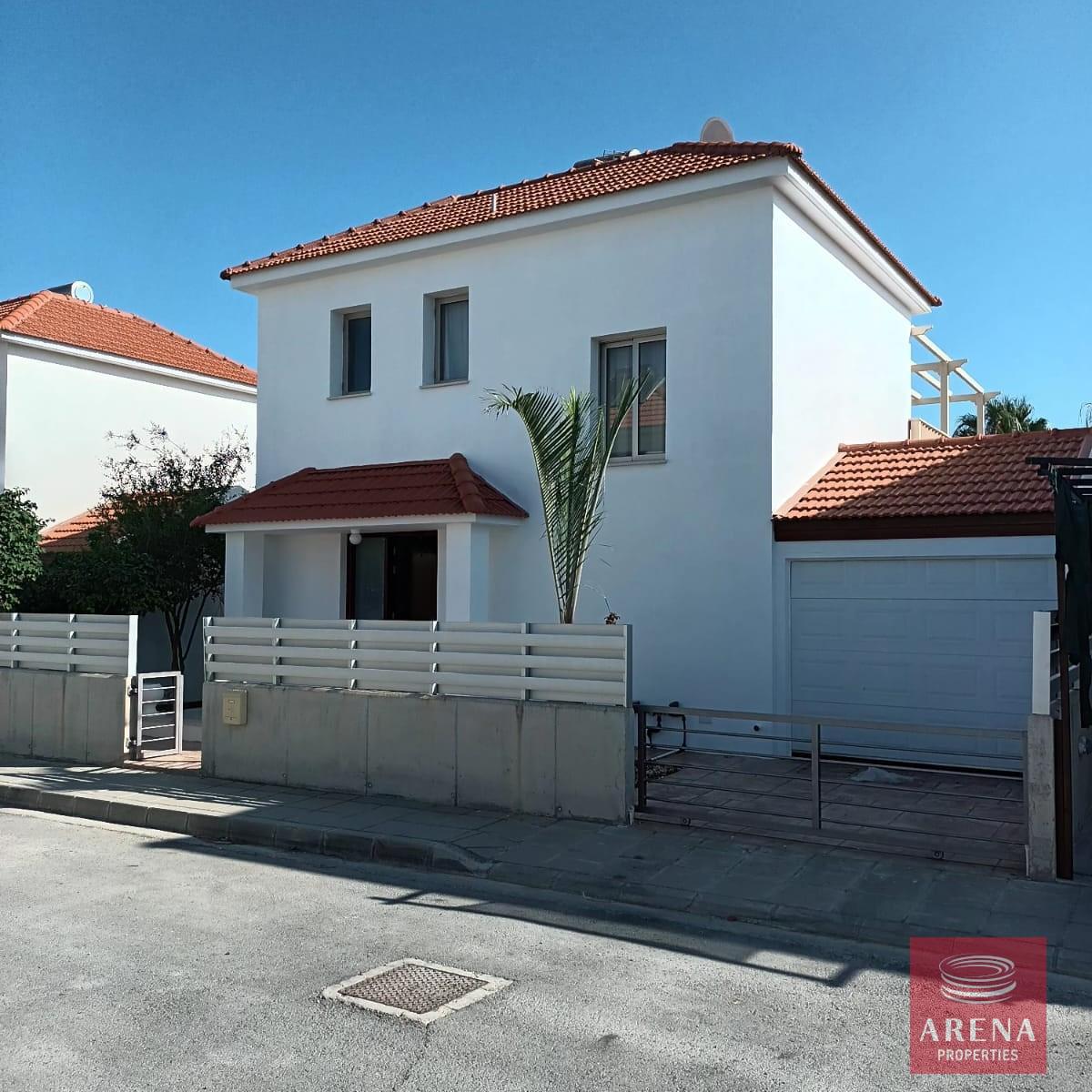 9-3-BED-VILLA-IN-PERVOLIA-8419