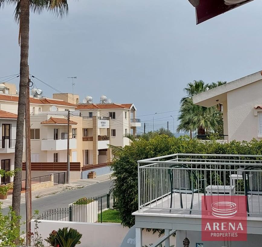 9-3-bed-th-livadia-8173