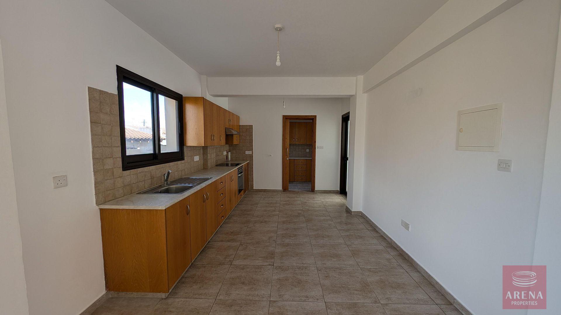 9-3-bed-villa-dromolaxia-9317