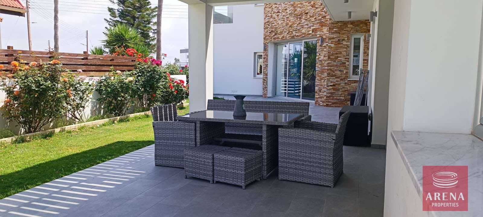 9-4-BED-VILLA-FOR-RENT-9204