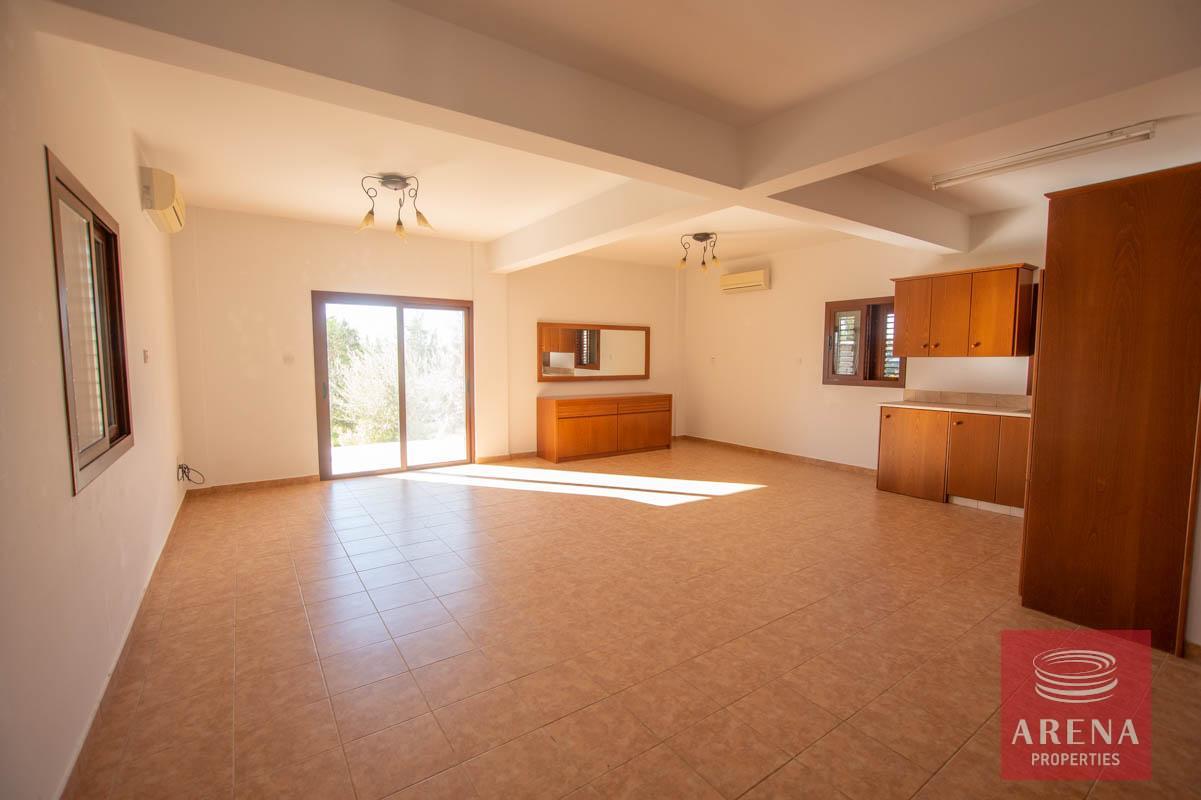 9-4-BED-VILLA-FOR-RENT-IN-VRYSOULLES-5956-2