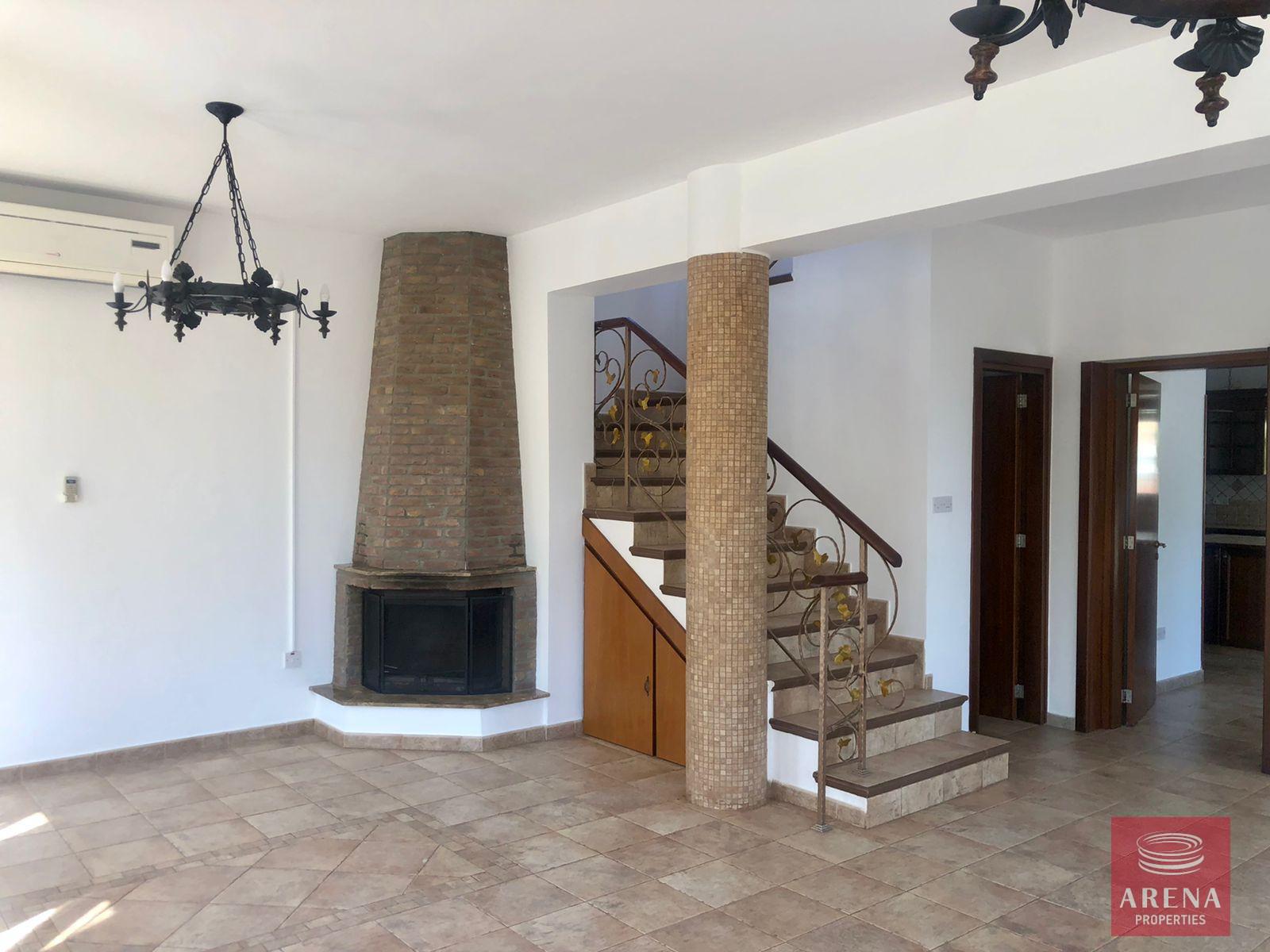 9-4-BED-VILLA-IN-PYLA-8300-1