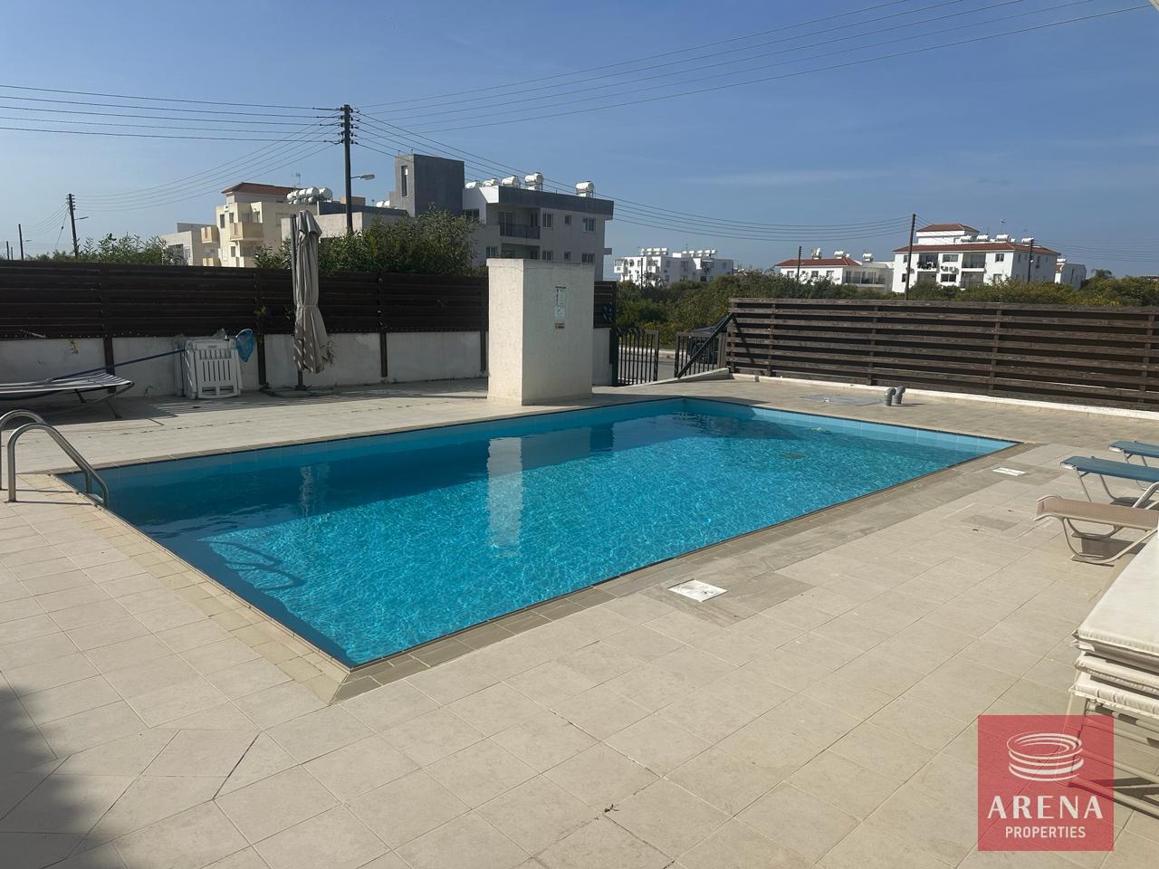 9-4-BED-VILLA-PARALIMNI-7979-1