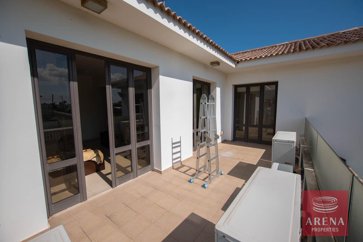 9-4-bed-house-for-sale-6041-1