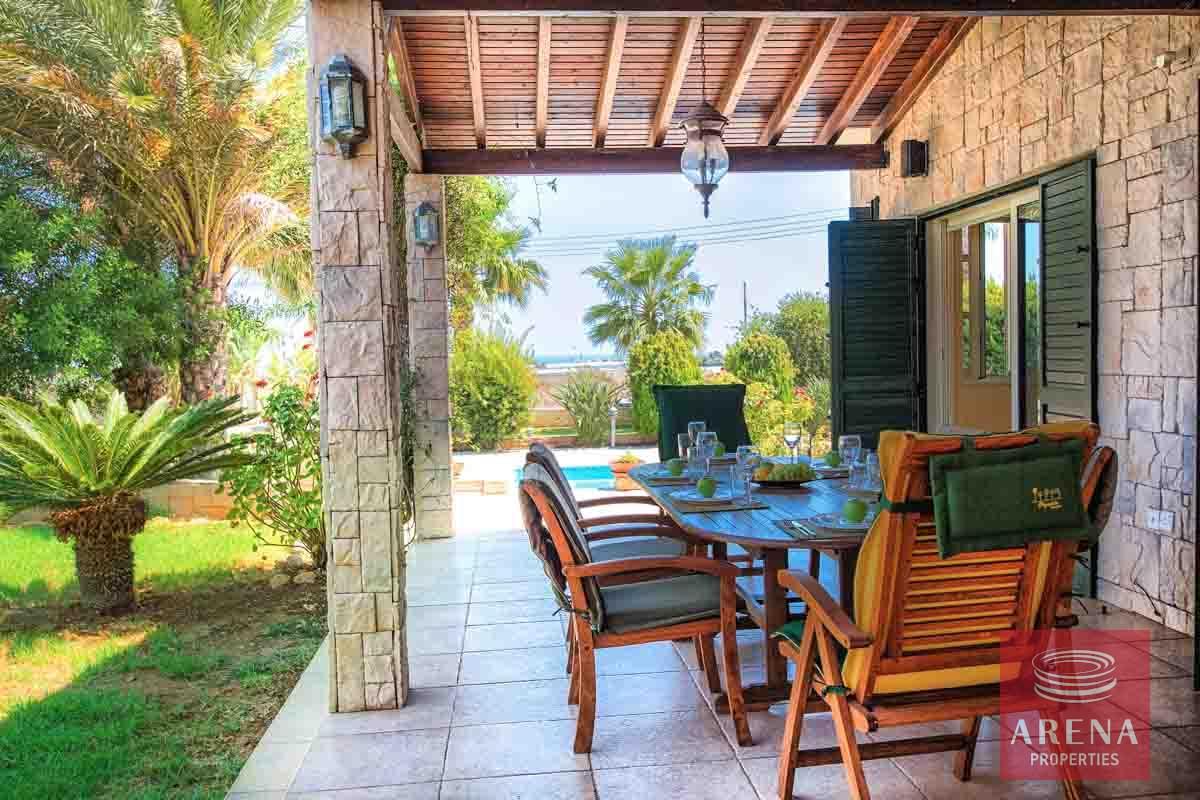 9-5-bed-villa-in-Paralimni-6482