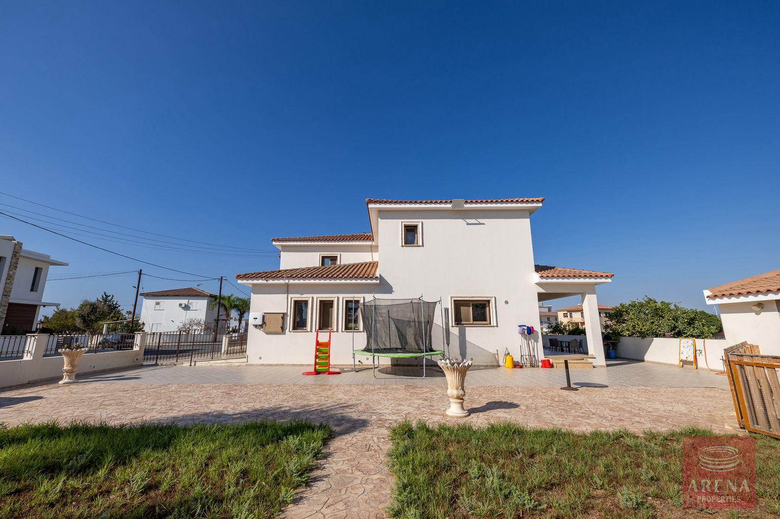 9-5-bed-villa-kiti-10152-5