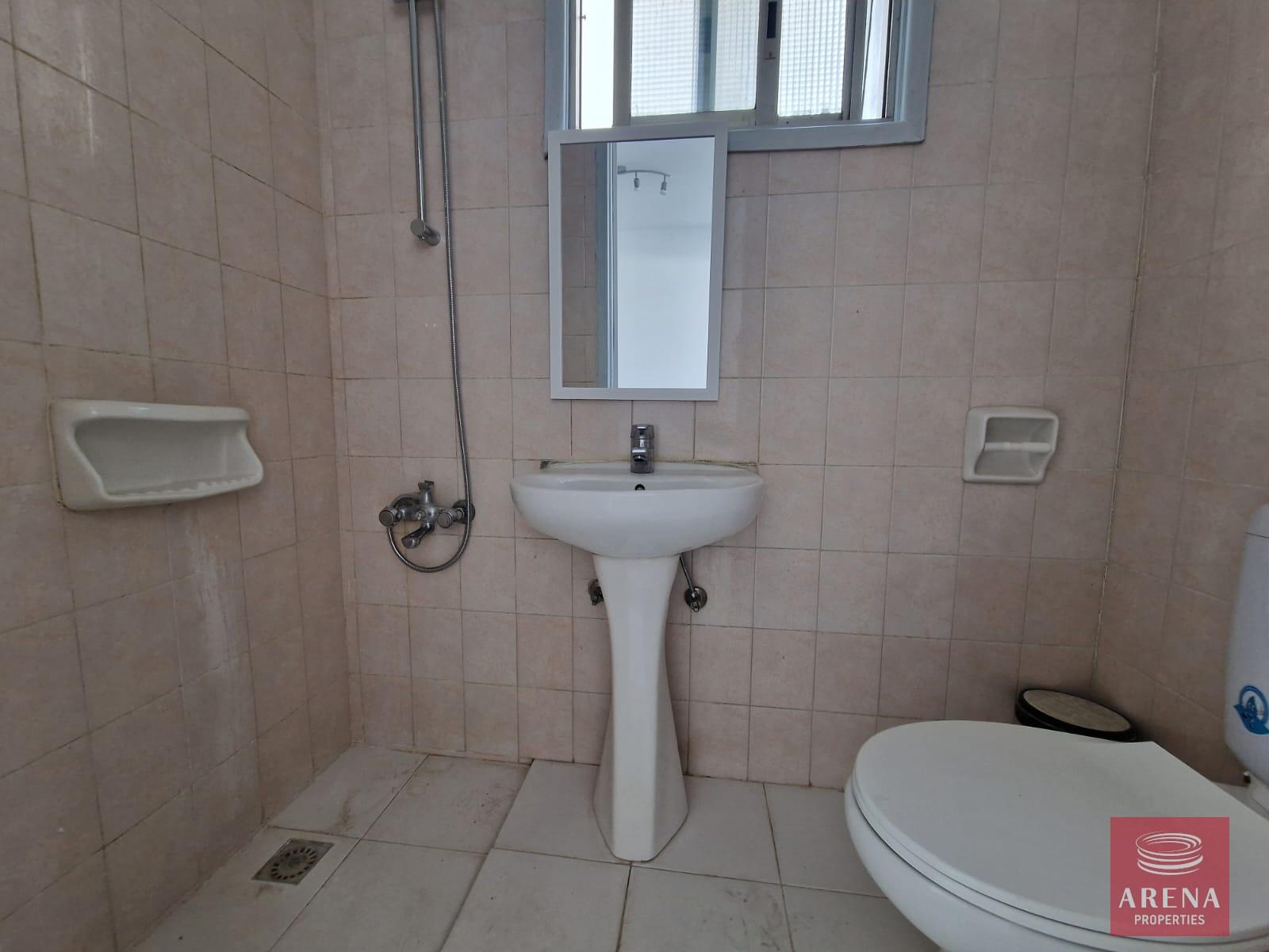 9-APT-IN-DROSHIA-7470