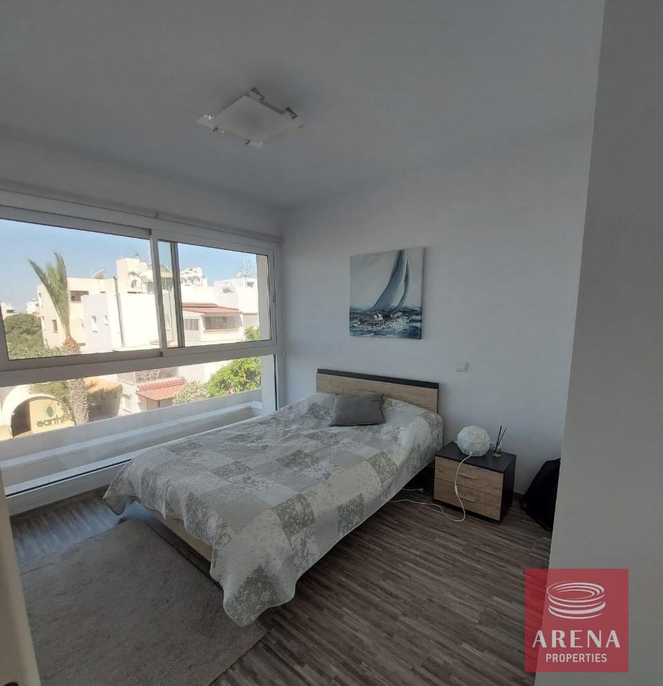 9-APT-IN-MAKENZY-8172