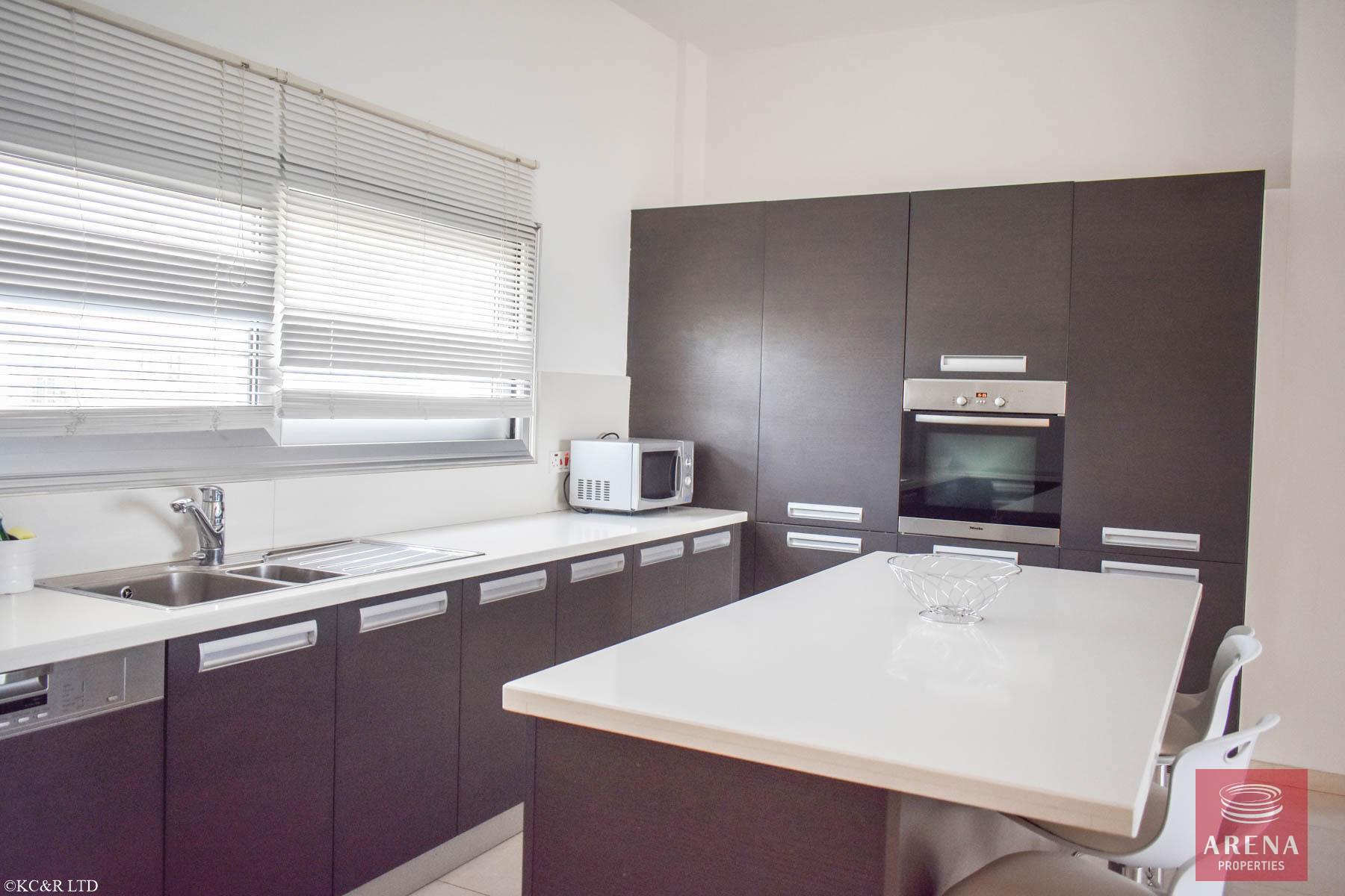 9-APT-IN-PROTARAS-5500-2