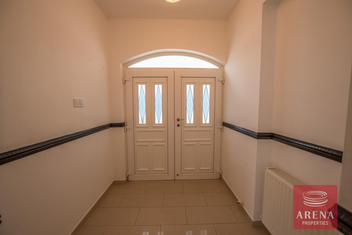 9-BUNGALOW-IN-AYIA-THEKLA