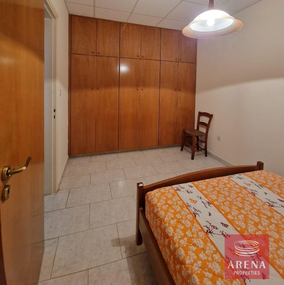 9-SEMI-DET-HOUSE-IN-PERVOLIA-6622