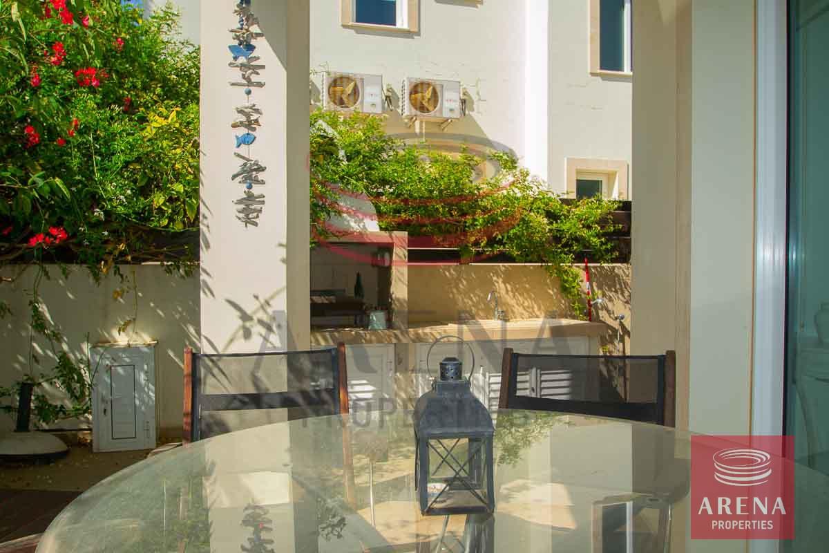 9-beautiful-villa-with-title-deeds-in-pernera-5679