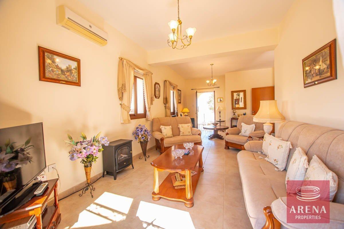 9-bungalow-in-liopetri-2