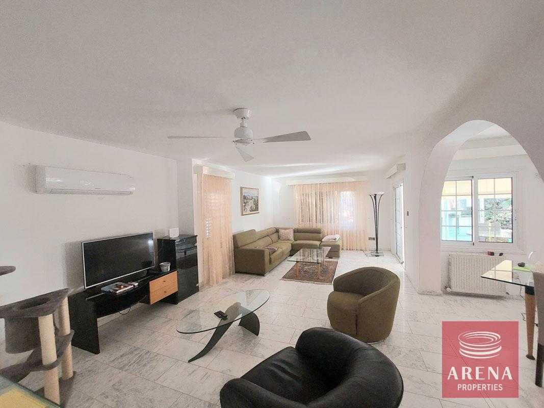 9-villa-in-ayia-triada-8108