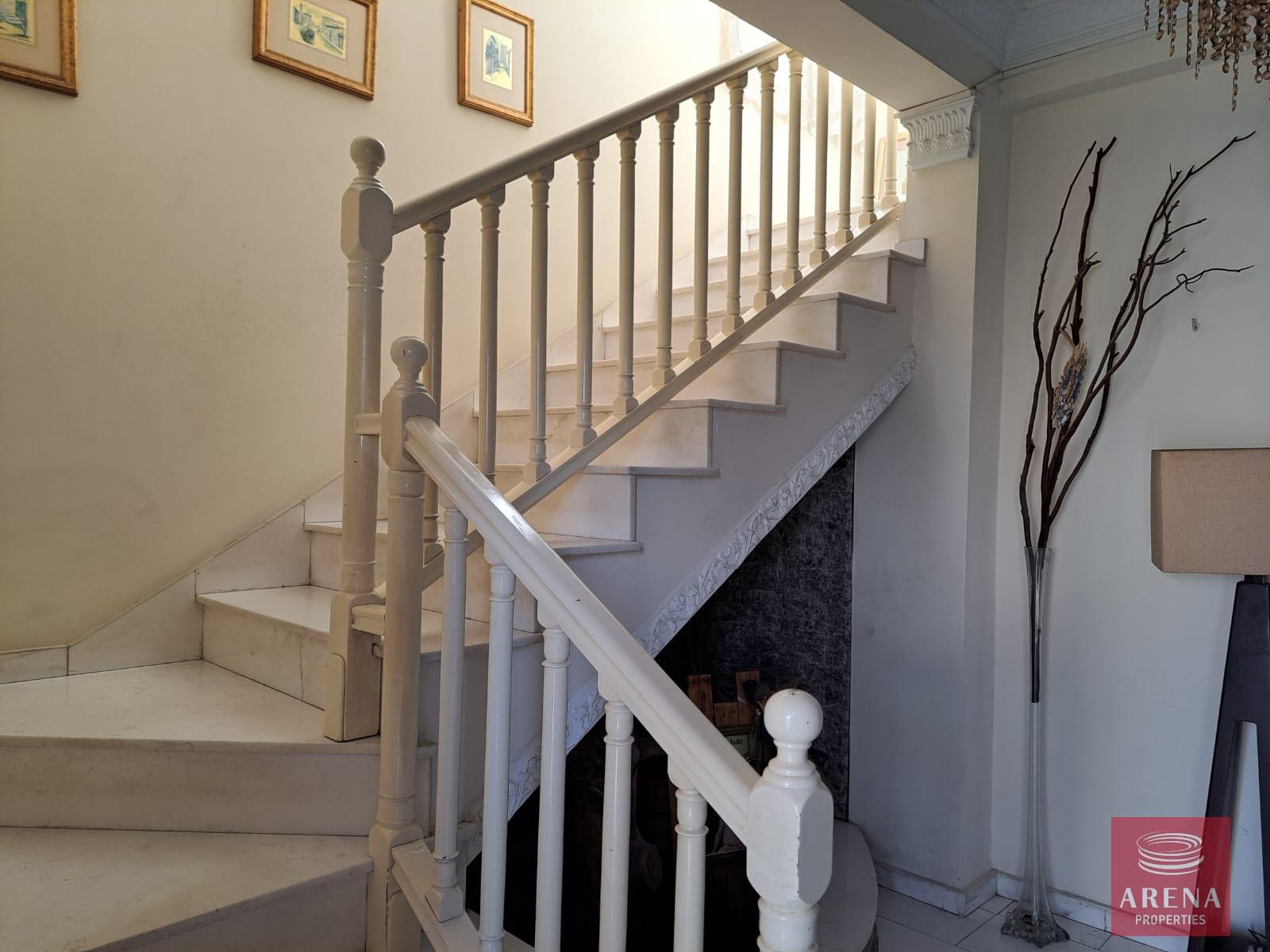 Seller-maria-aradippou-12