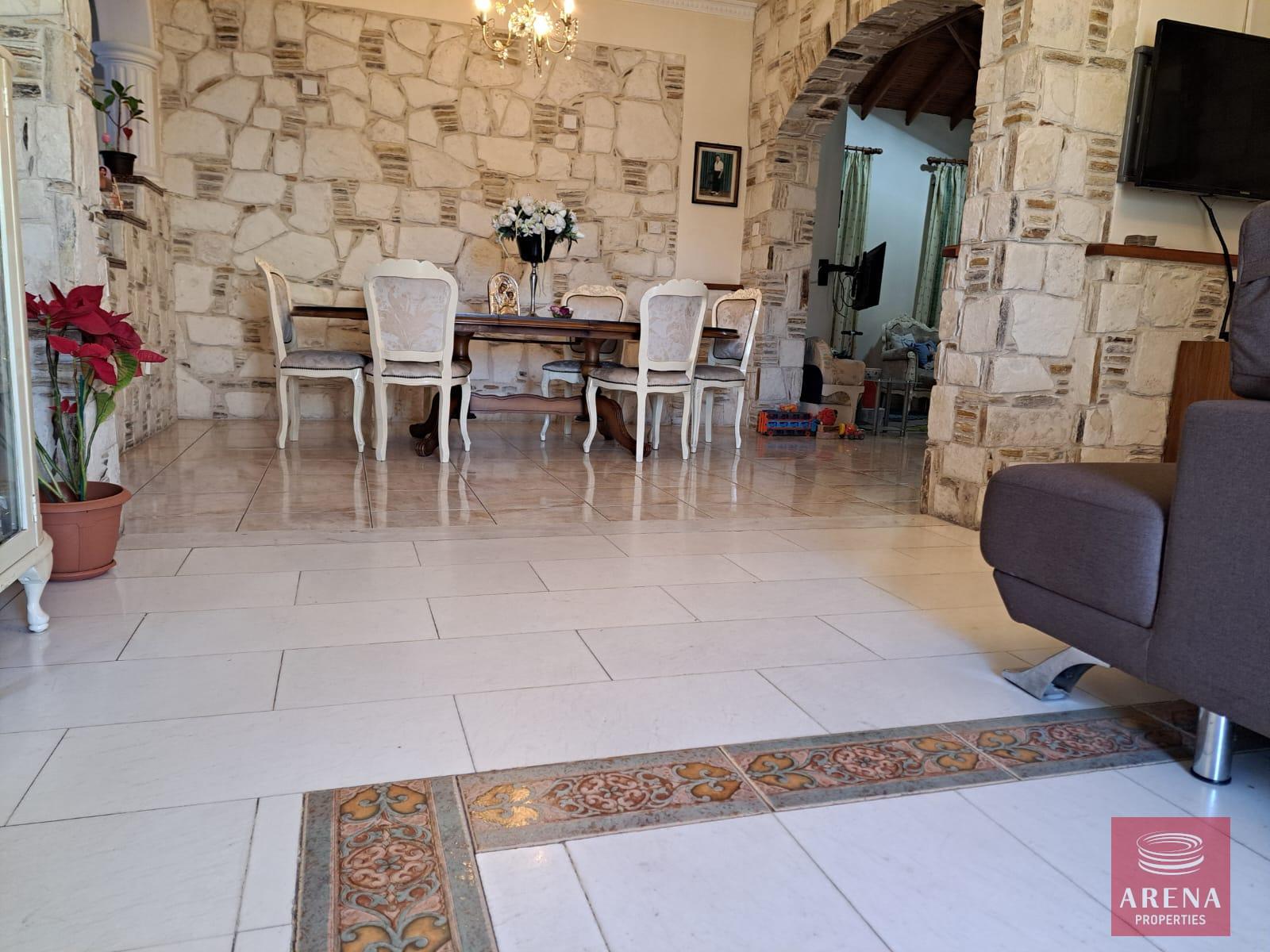 Seller-maria-aradippou-14