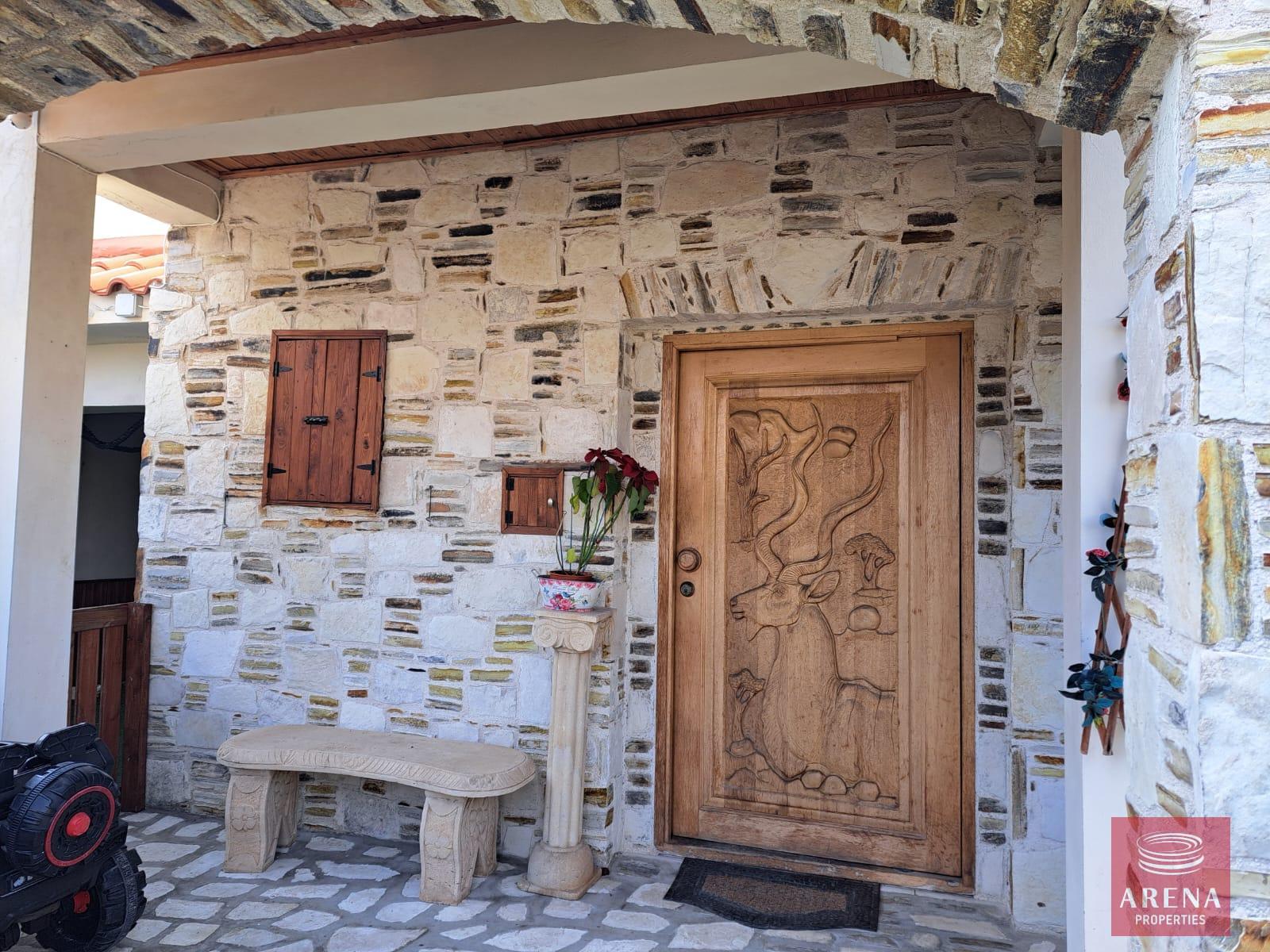 Seller-maria-aradippou-16