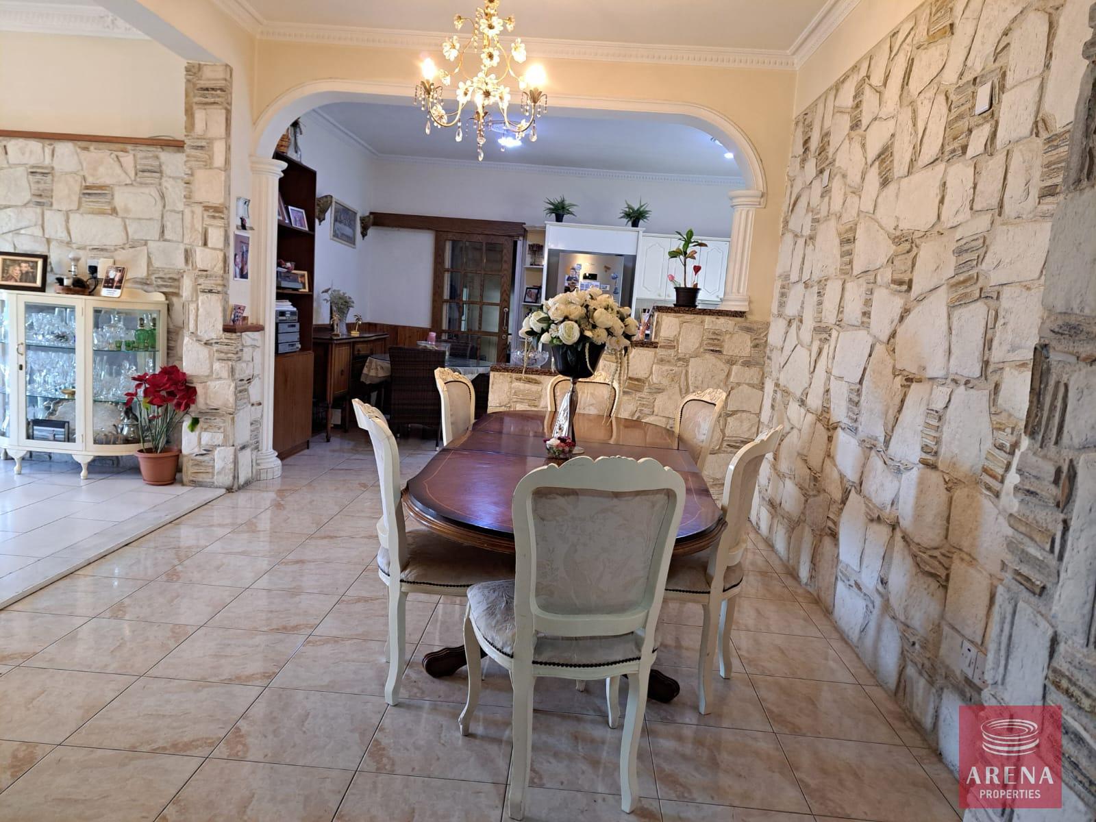 Seller-maria-aradippou-5