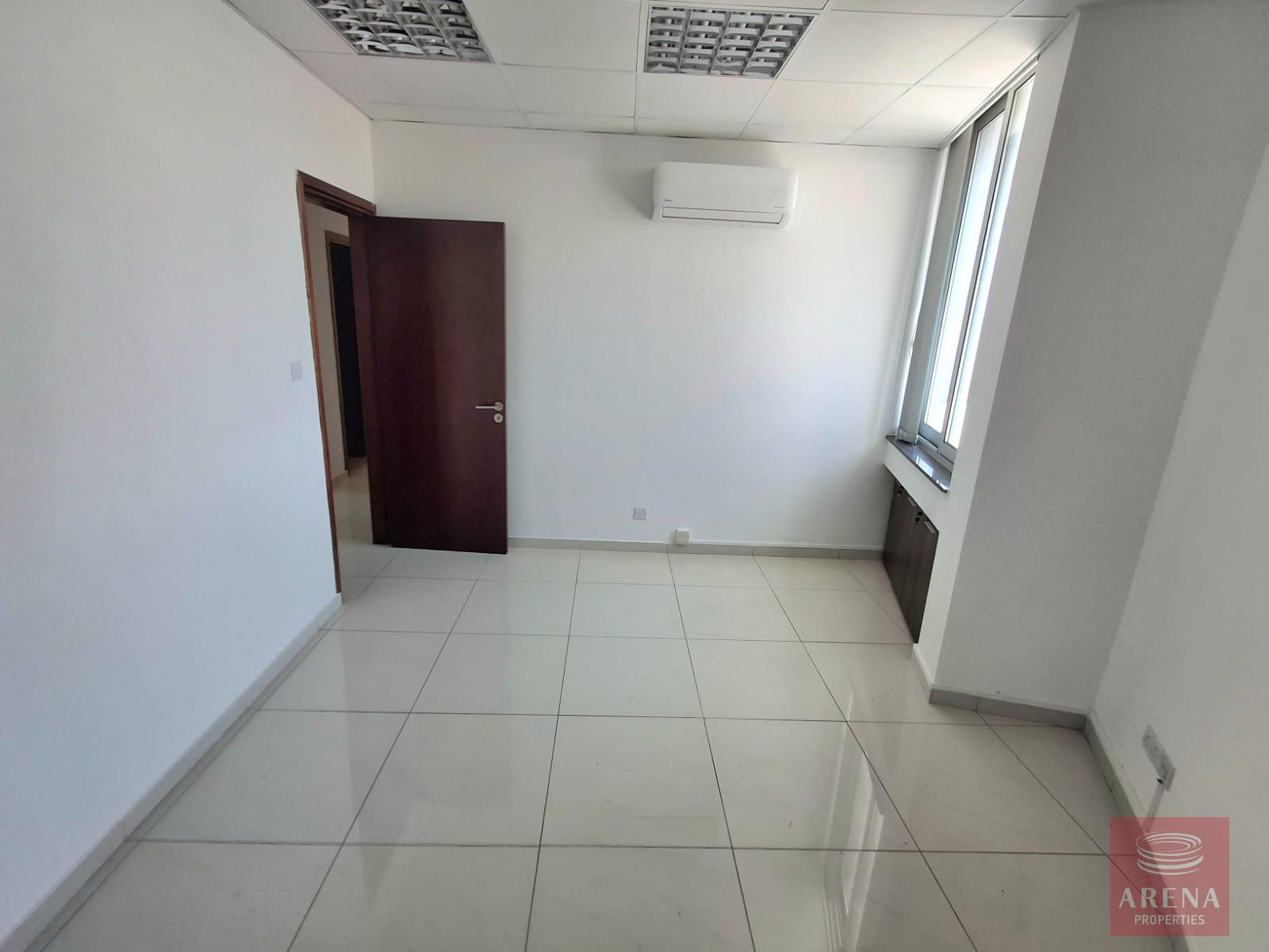 WhatsApp-Image-2025-03-17-at-10.37.20-AM