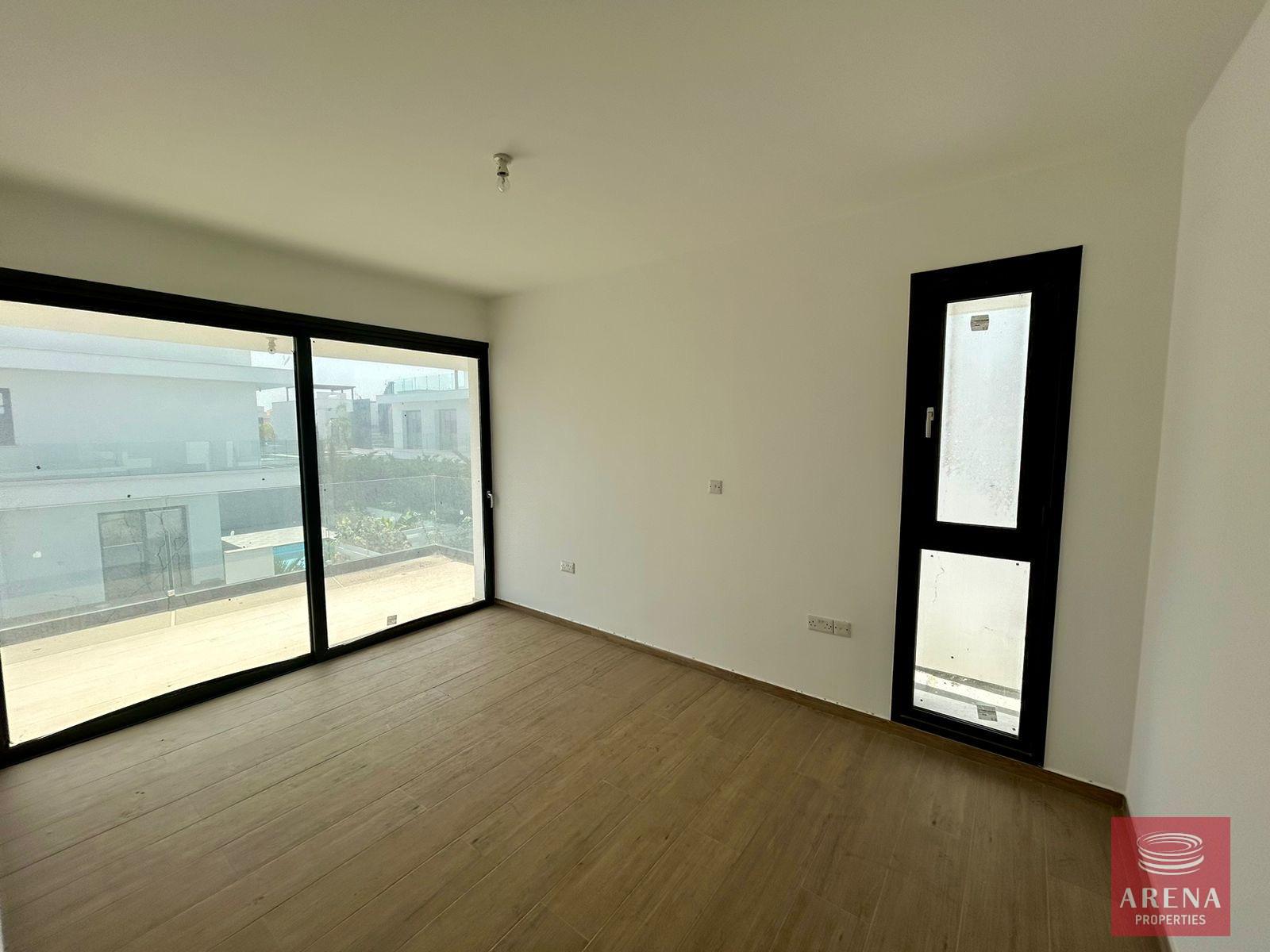 c4650e51-eddb-4dd6-9b1e-2e1d12249a16-1