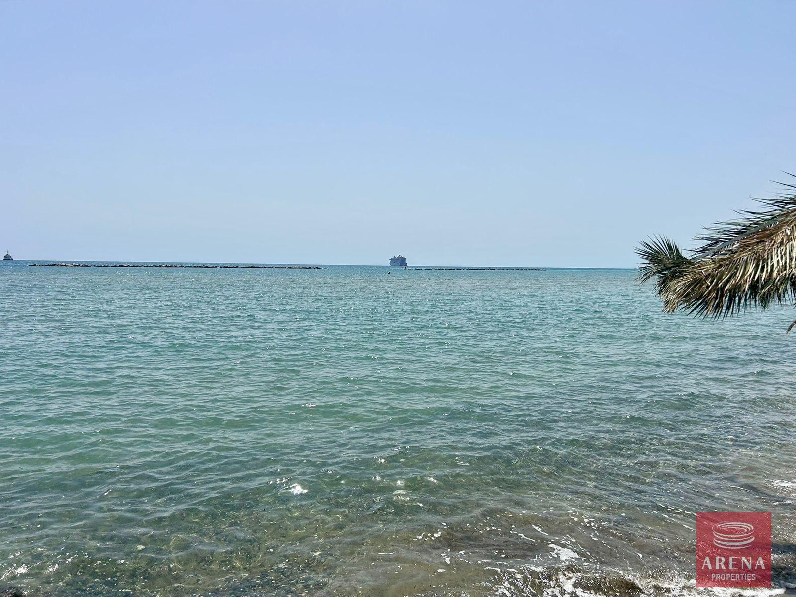 ebb687ed-66e3-4010-aafb-5e5cf58ddcf4-1