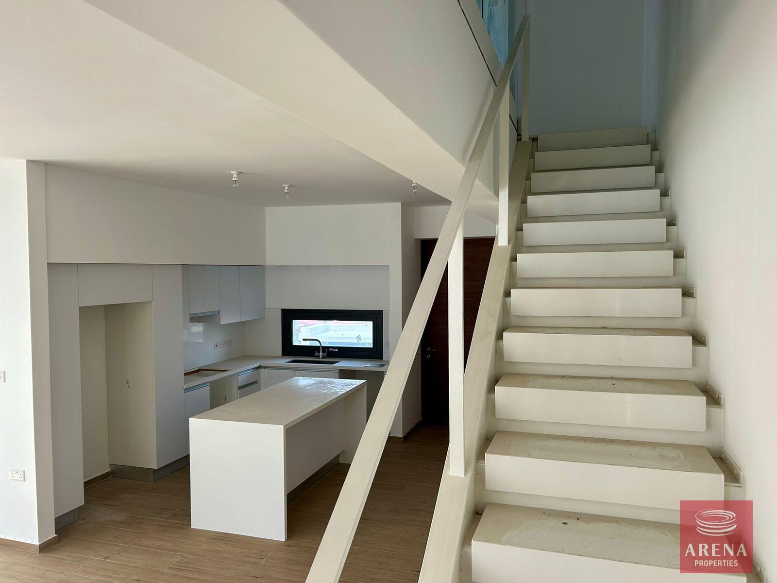 fe589e35-d94a-4dc7-b8a4-25db3ef86177-1