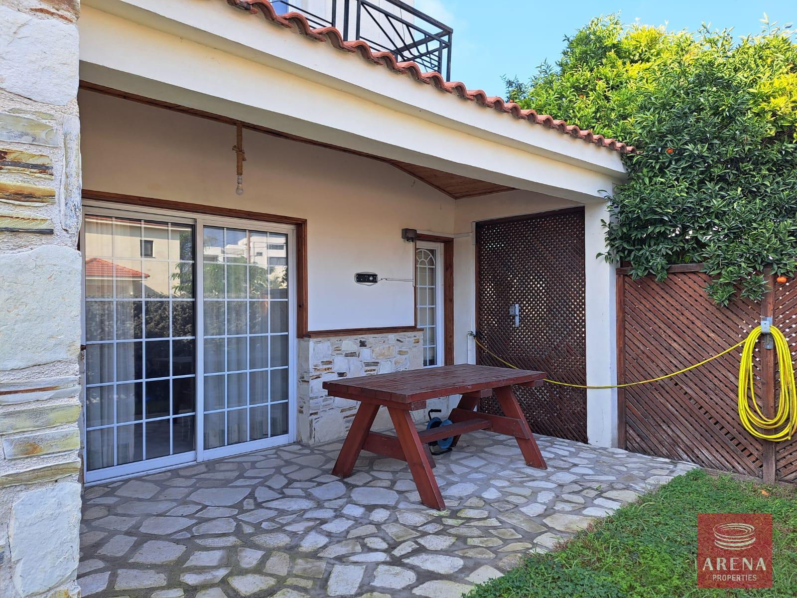 seller-maria-aradippou-15