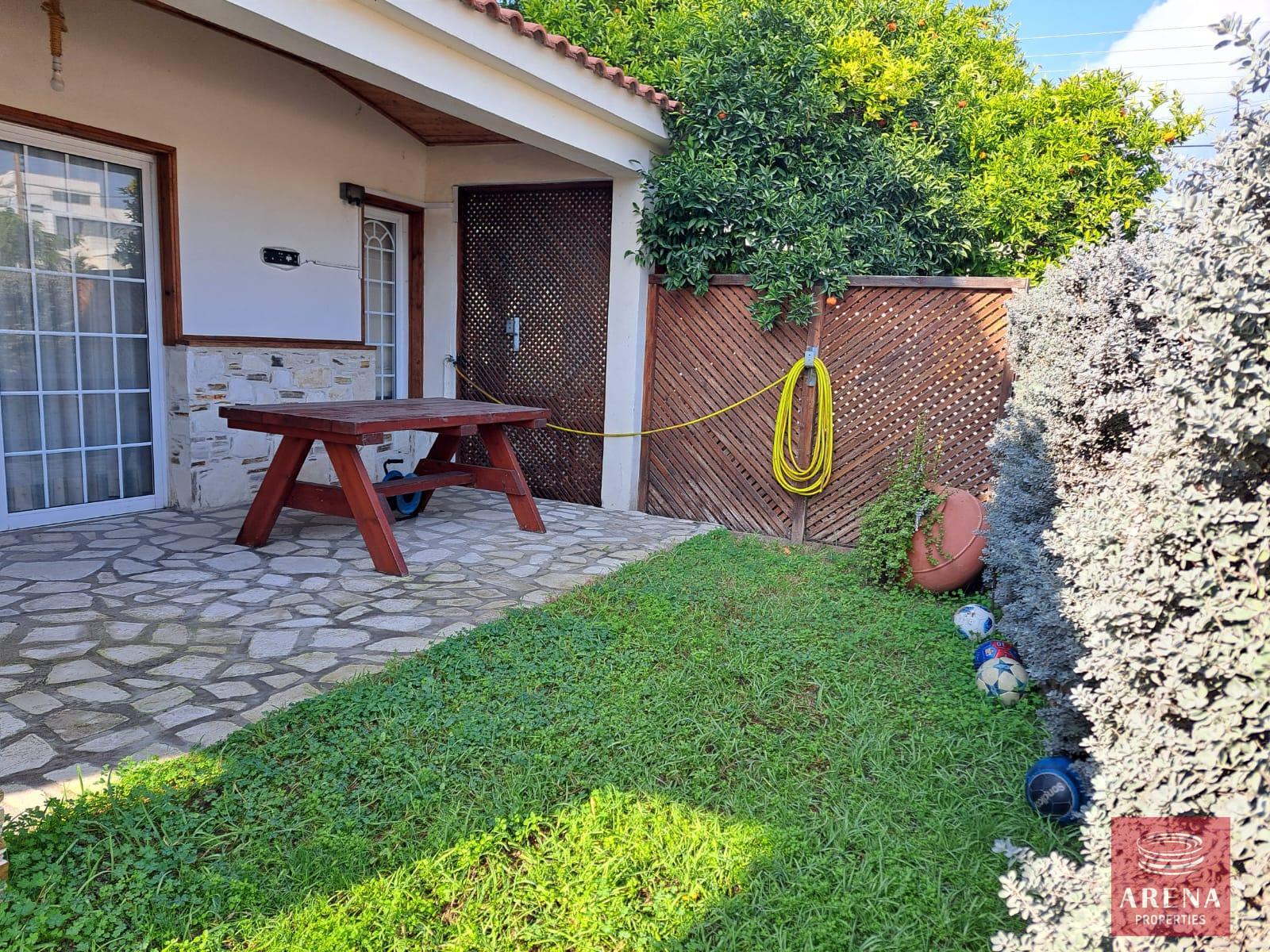 seller-maria-aradippou-19