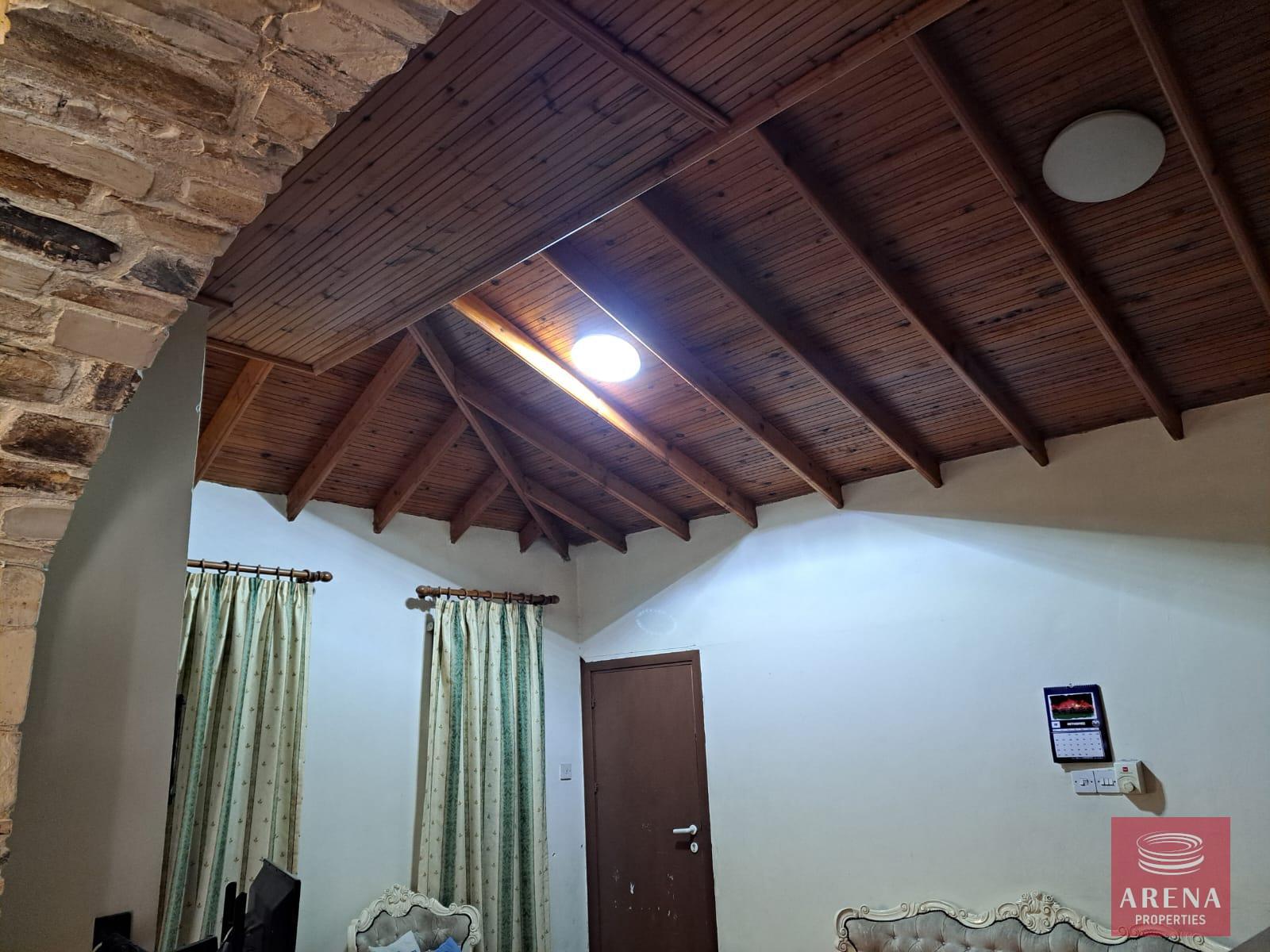 seller-maria-aradippou-8